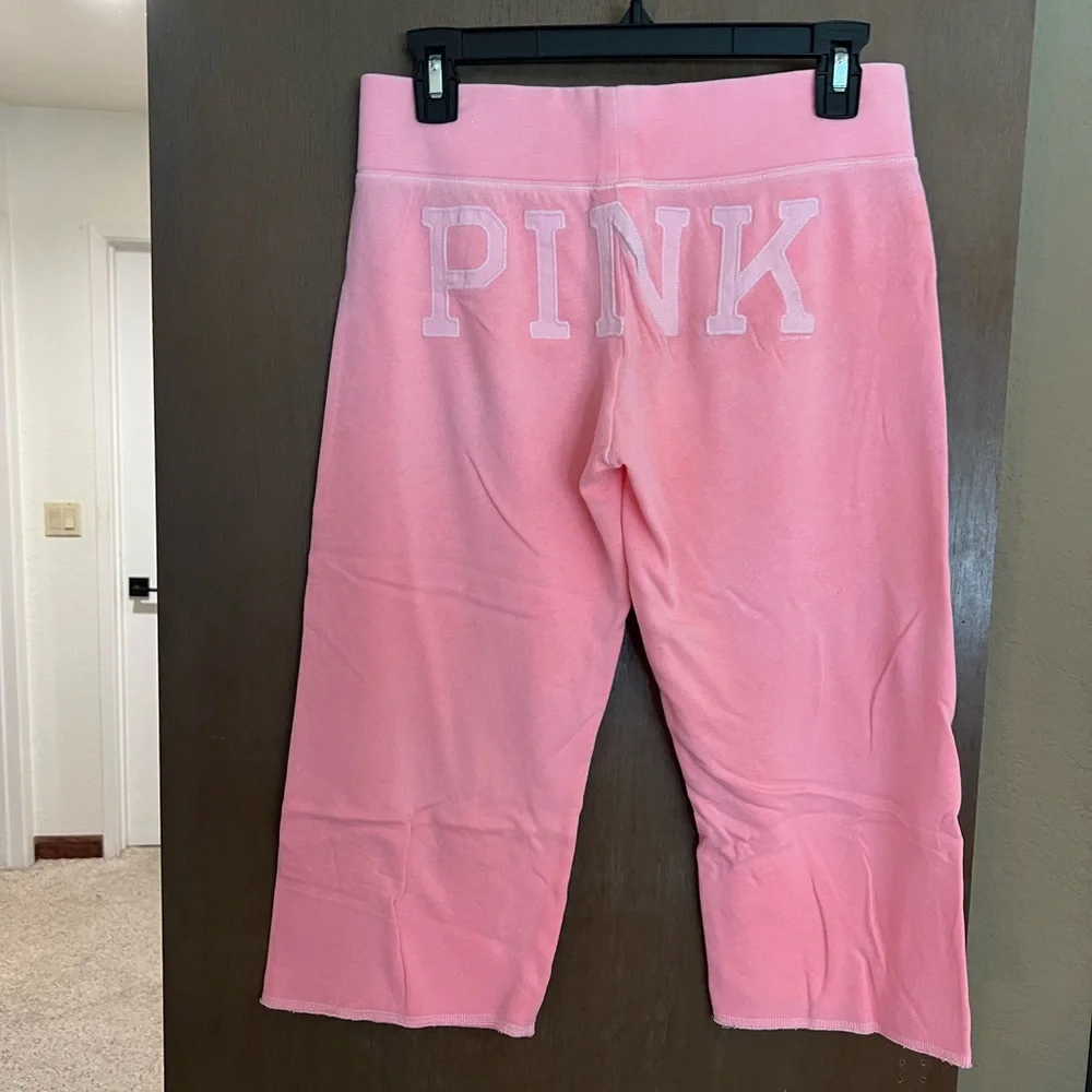 Victoria’s Secret PINK Capris - Picture 2 of 4